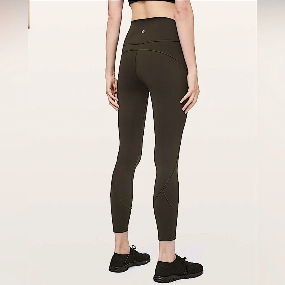 Lululemon In Movement 7/8 Everlux Tight size 4 - Picture 1 of 10